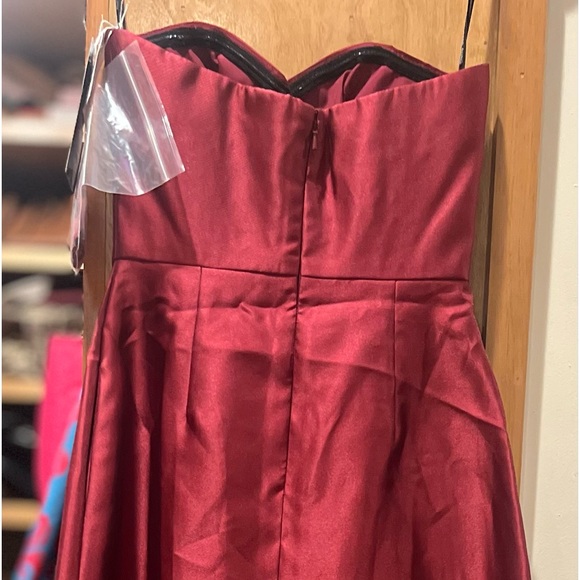Alfred Sung, sz 2, Sweetheart Neck, A-line Burgundy Formal Evening Dress - Picture 5 of 5